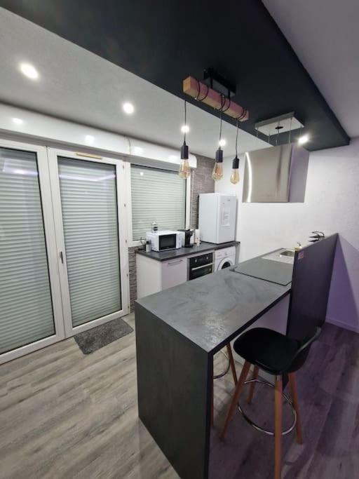 Logement Atypique & Parking Gratuit Gex Extérieur photo