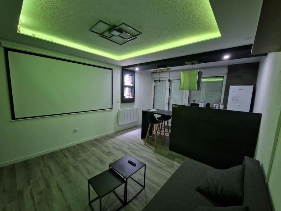 Logement Atypique & Parking Gratuit Gex Extérieur photo