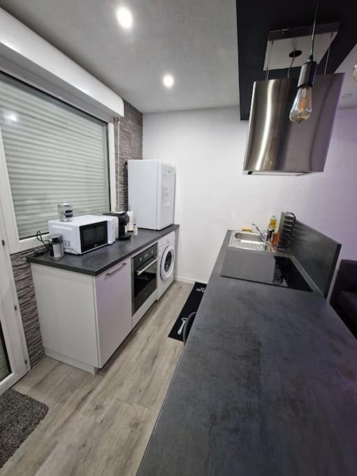 Logement Atypique & Parking Gratuit Gex Extérieur photo